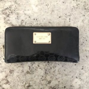 Michael Kors Logo Wallet